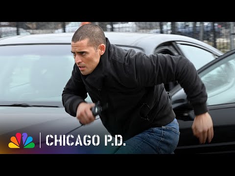 Torres Chases a Perp | Chicago P.D. | NBC