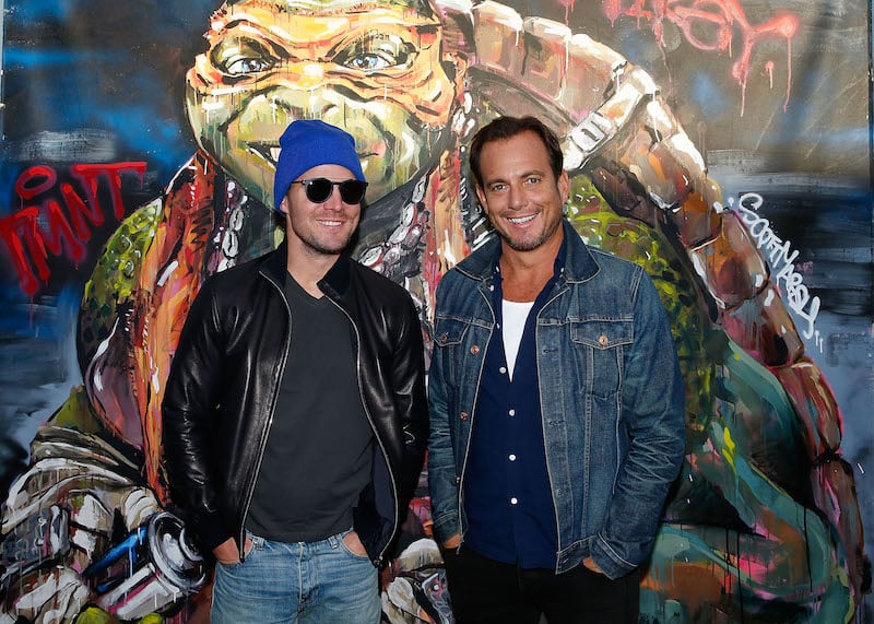 SYDNEY, AUSTRALIA - MAY 28: Will Arnett and Stephen Amell pose at Bondi beach during a photo call ahead of the Australian premiere of Teenage Mutant Ninja Turtles 2 on May 28, 2016 in Sydney, Australia. (Photo by Brendon Thorne/Getty Images for Paramount Pictures) *** Local Caption *** Will Arnett; Stephen Amell