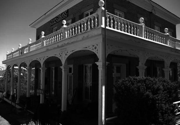 Ghost Adventures visit the Mackay Mansion where Johnny Depp is reported to have seen two ghosts