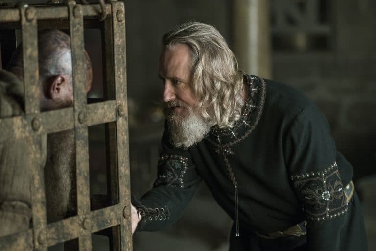 King Ecbert (Linus Roache) mulls releasing his old foe and friend Ragnar Lothbrok (Travis Fimmel)