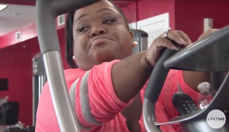 Minnie struggling to breathe as she uses the treadmill on this week's Little Women: Atlanta