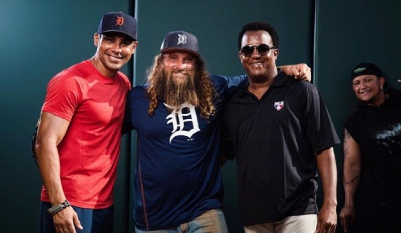 Diesel Brothers are tasked with helping baseball star Miguel Cabrera