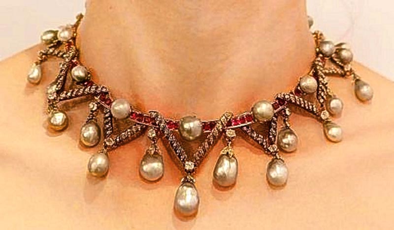 Marie Antoinette necklace