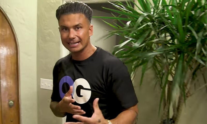Pauly D shows off his home