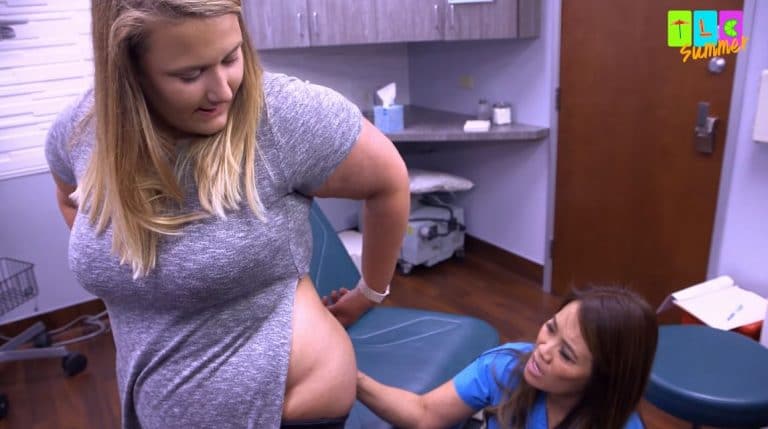 Taylor is examined by Dr. Pimple Popper who sees something other than a garden variety lipoma
