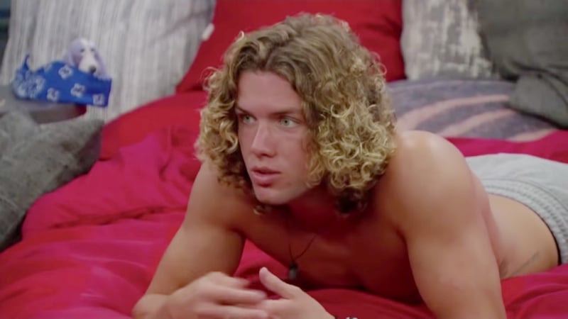 Tyler Crispen chatting with JC in the HoH room