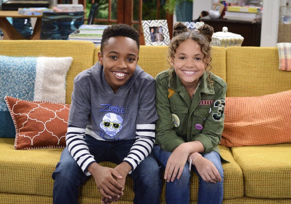 Cousins for Life sees Ivy (Scarlet Spencer), and Stuart (Dallas Dupree Young) live together. Pic credit: Nickelodeon