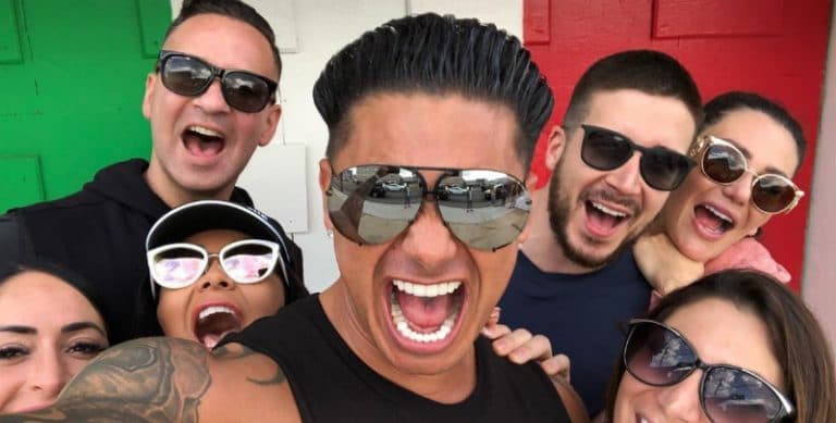 Mike Sorrentino, Pauly D, Vinny Guadagnino, Snookie, JWoww, Deana and Angelina pose for a selfie before court.