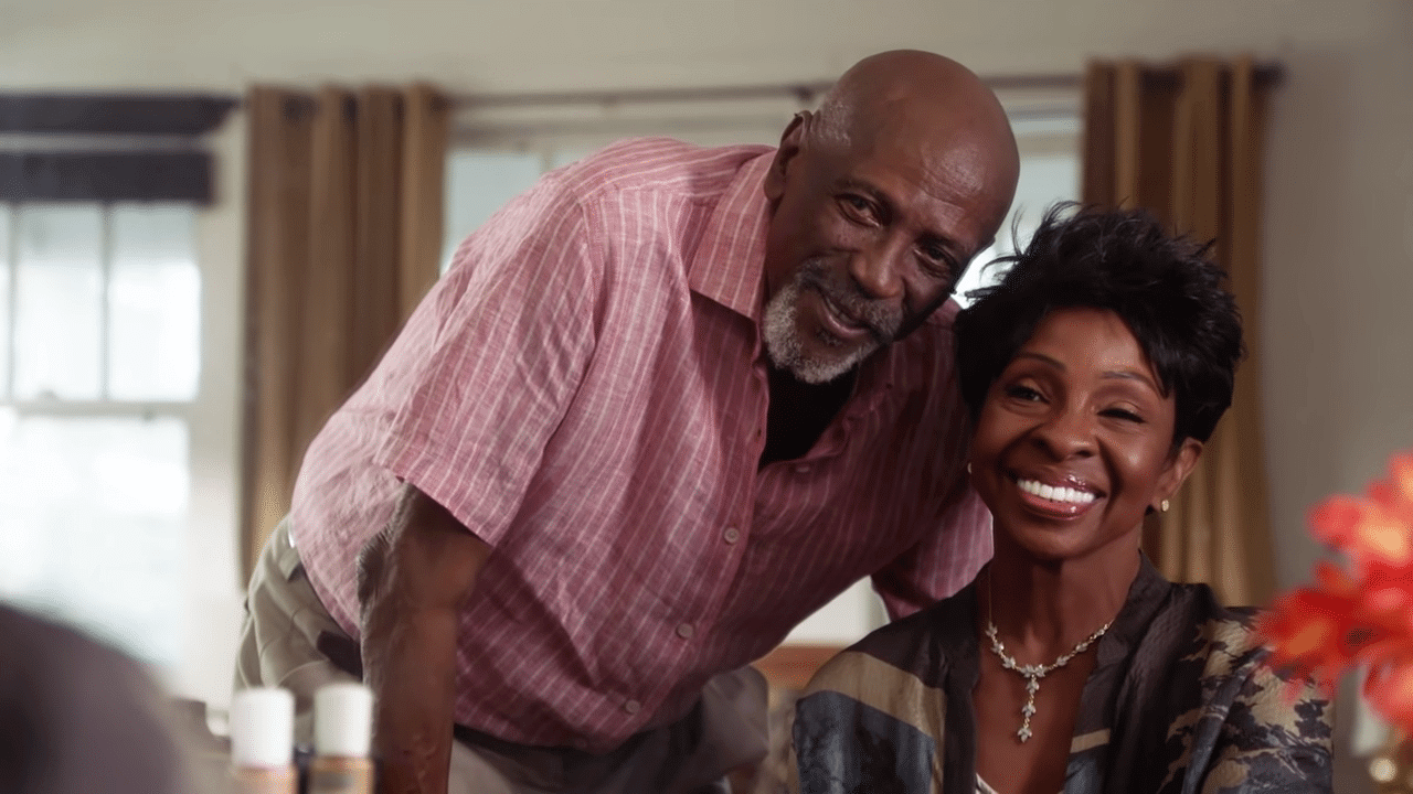 Thanksgiving brings Grover's parents (guest stars Louis Gossett Jr. and Gladys Knight) and brother Percy, Jr. (Clifton Powel) to Oahu for a visit