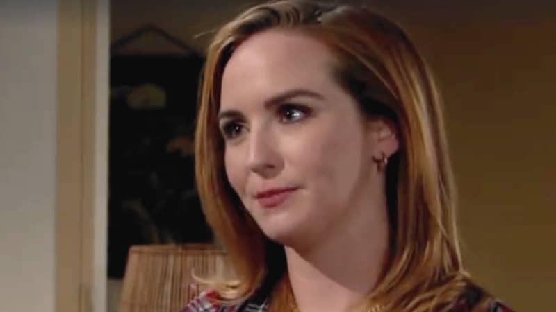 The Young and the Restless spoilers Tessa (Cait Fairbanks) and Mariah (Camryn Grimes)