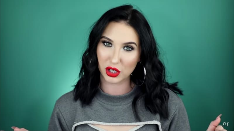 Makeup guru Jaclyn Hill in a YouTube tutorial video