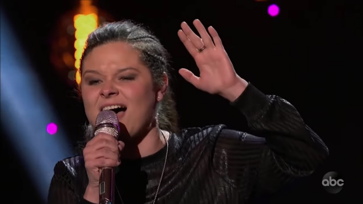 Moriah Formica sings Kelly Clarkson on American Idol