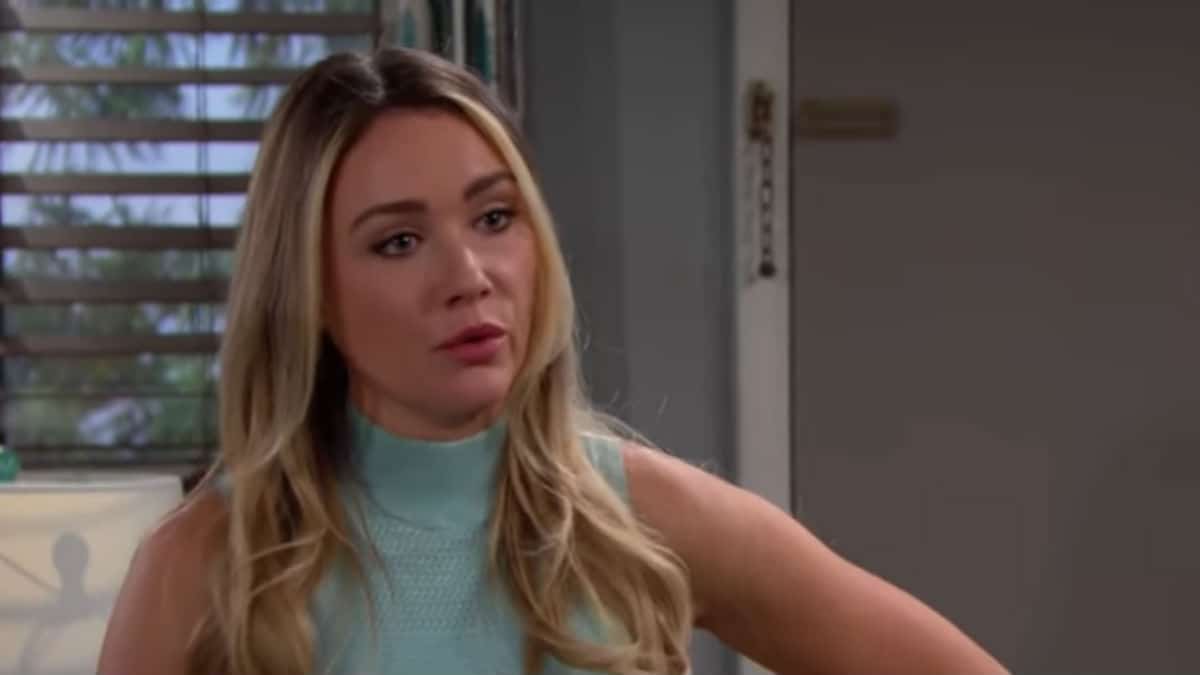 Katrina Bowden as Flo on The Bold and the Beautiful.