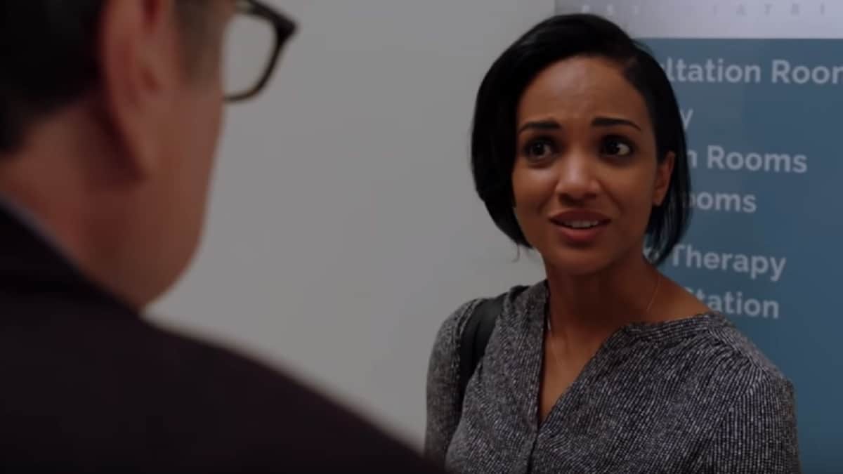 Mekia Cox as Robin Charles on Chicago Med cast.