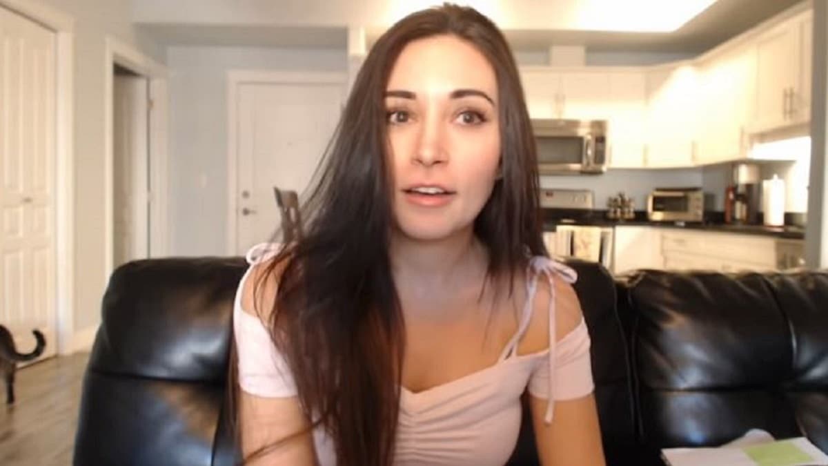 Alinity Divine Dog Nude Twitch Streamer Video Leaked!
