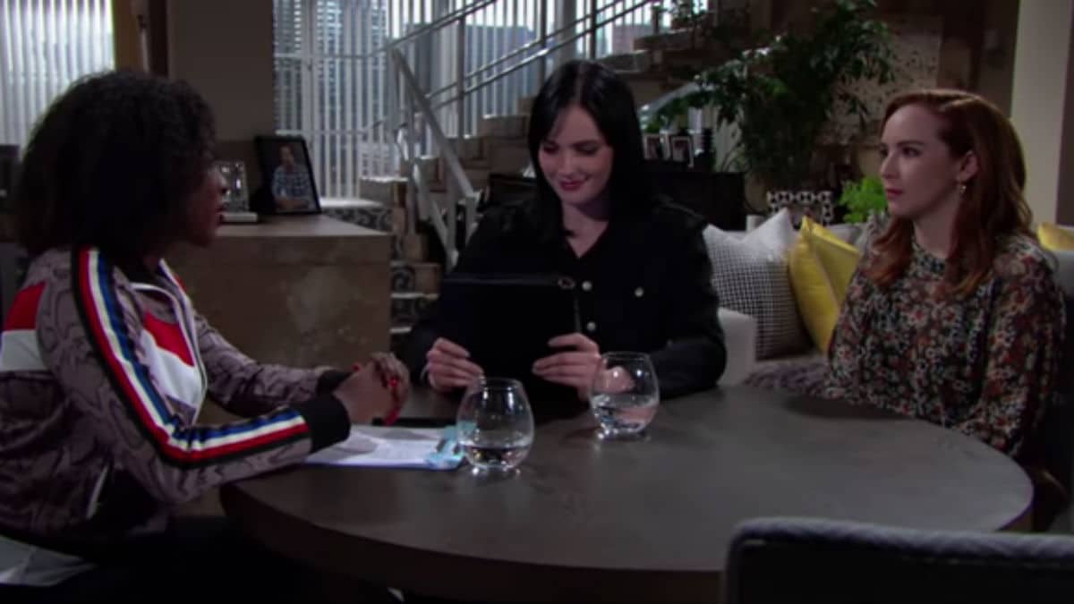 Cait Fairbanks and Camryn Grimes as Tessa and Mariah on The Young and the Restless.