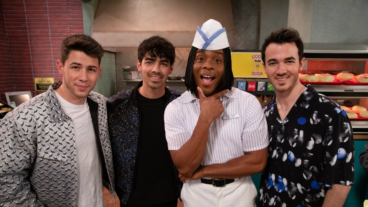 Kel Mitchell and the Jonas Brothers