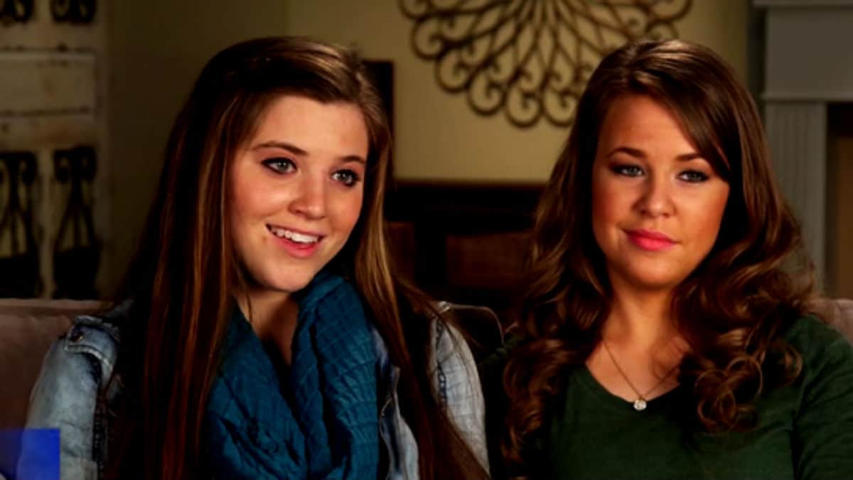 Joy-Anna and Jana Duggar in a Counting On confessional.