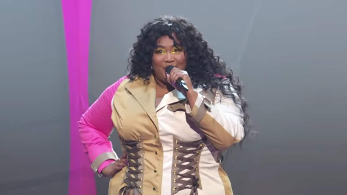 Lizzo performs at the MTV Video Music Awards