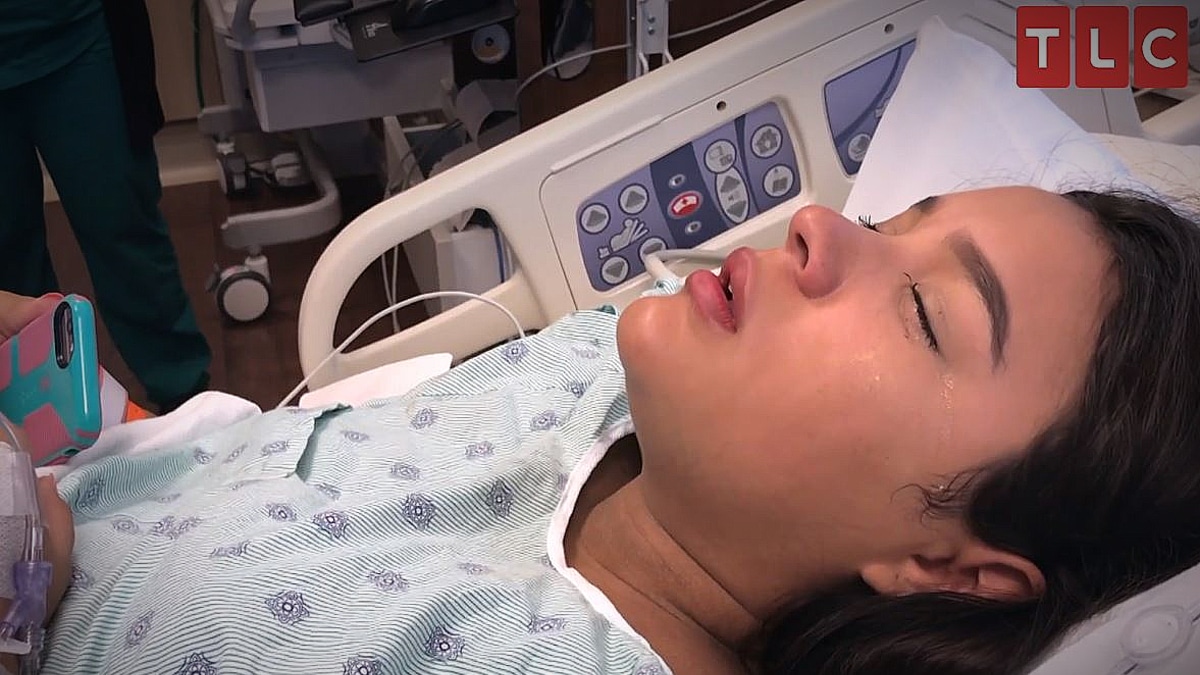 Unexpected supertease for this coming midseason premiere shows Rilah in distress when she is admitted for delivery. Pic credit: TLC