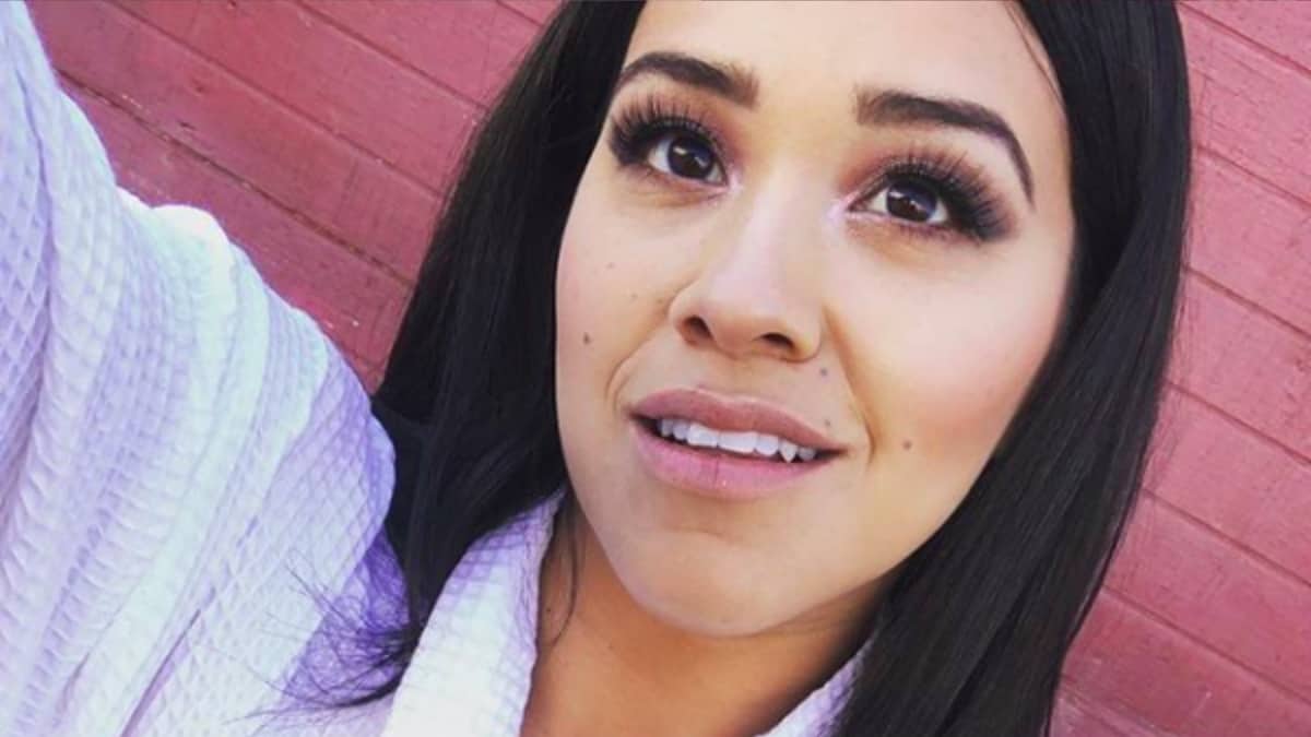 Gina Rodriguez uploads a selfie to Instagram