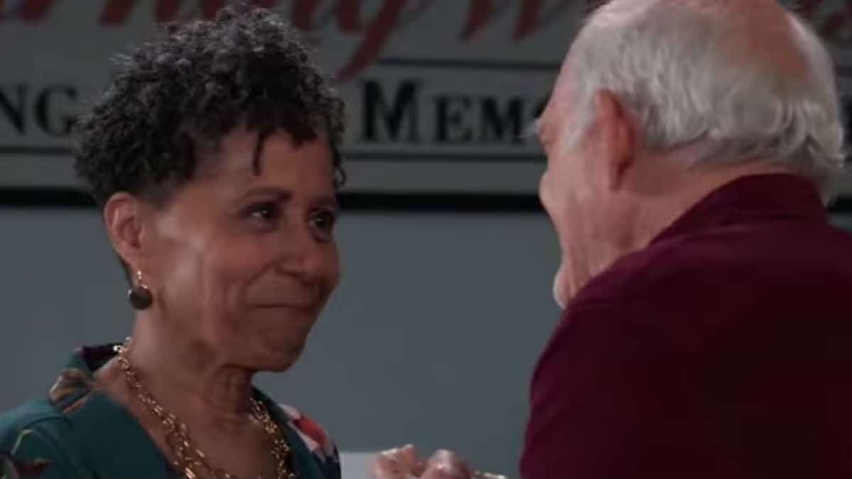 Vernee Watson and Max Gail as Stella and Mike on General Hospital.