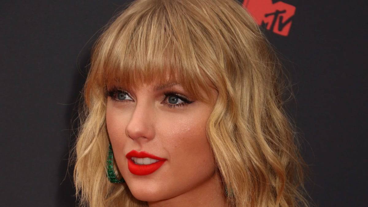 Taylor Swift attending the 2019 MTV VMA Awards