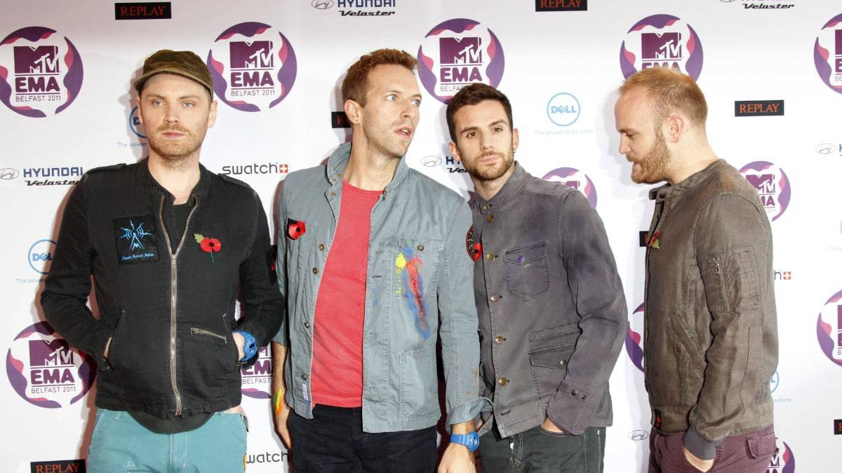 Coldplay posing at MTV Europe Awards