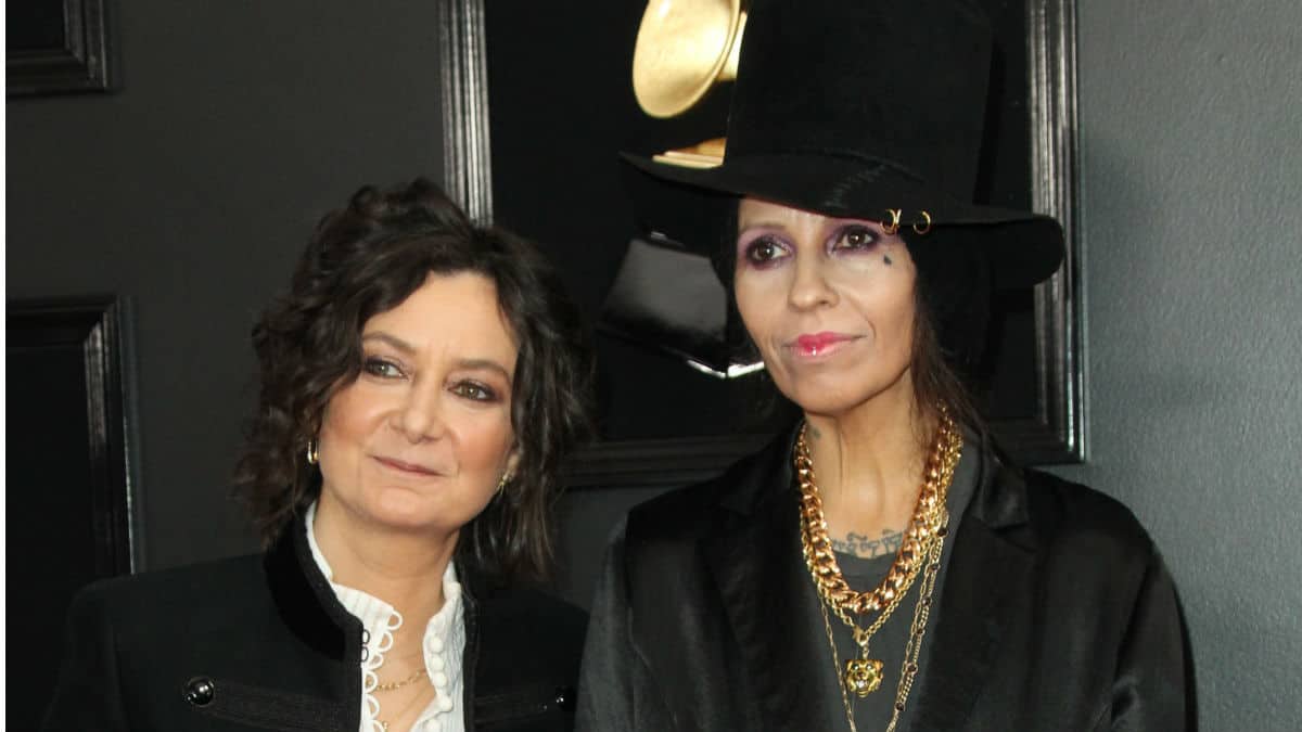 Sara Gilbert and Linda Perry are ending their marriage.