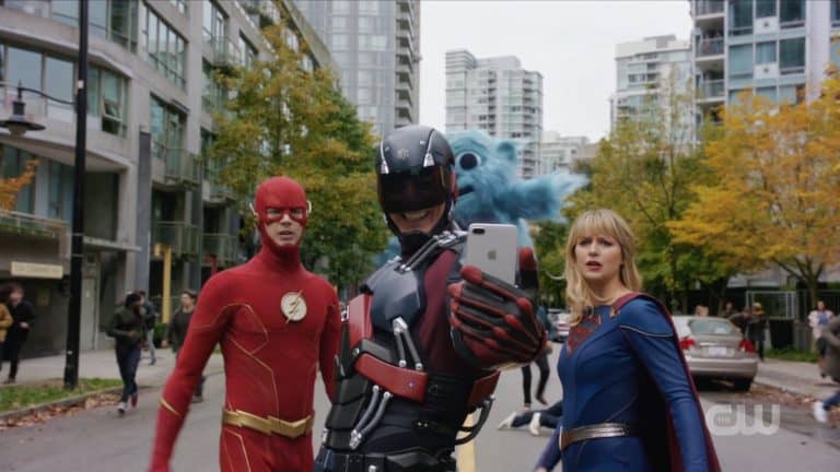 Ray takes a selfie with Barry, Kara, and Beebo. Pic credit: The CW