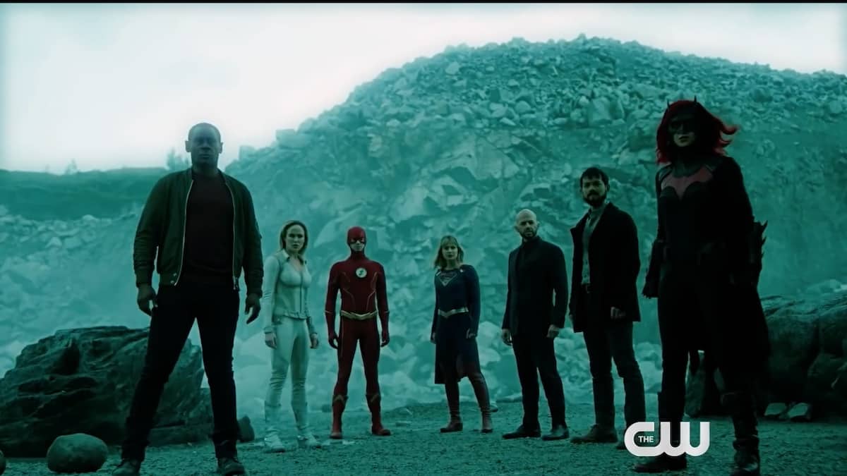 The multiverse's great heroes and Lex Luthor face down the Anti-Monitor. Pic credit: The CW