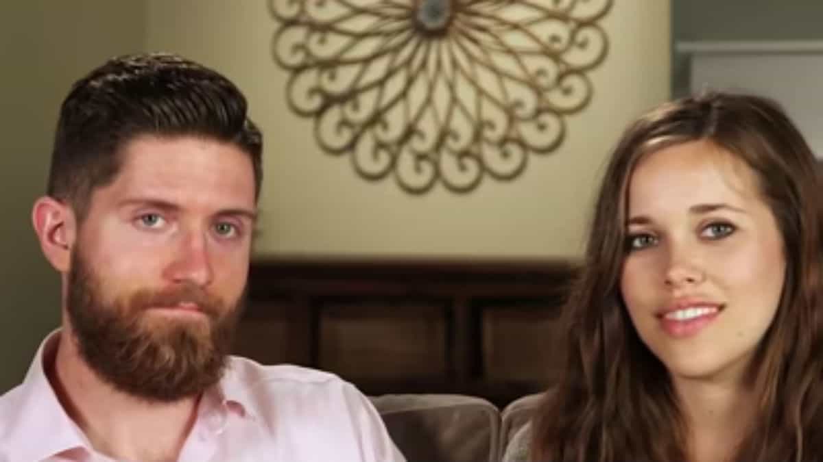 Ben Seewald and Jessa Duggar in a Counting On confessional.