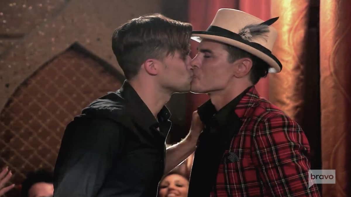 Tom Schwartz and Tom Sandoval pant a kiss on each other.