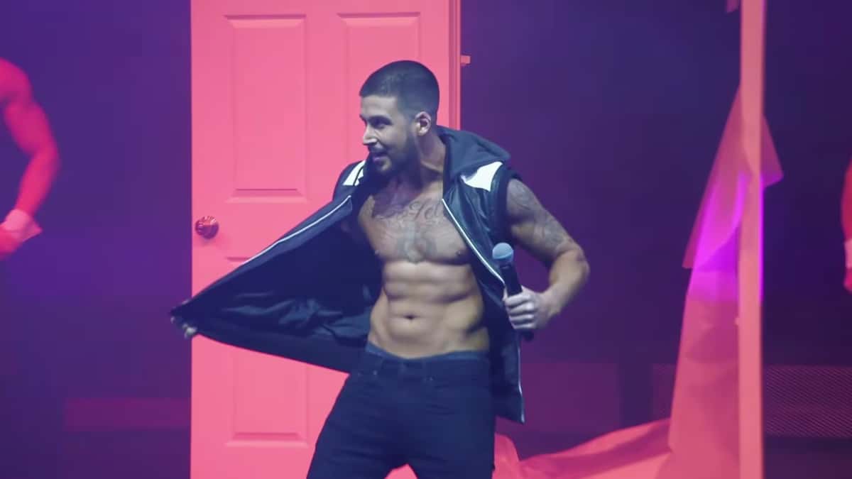 Vinny Guadagnino dances with the Chippendales on Jersey Shore.