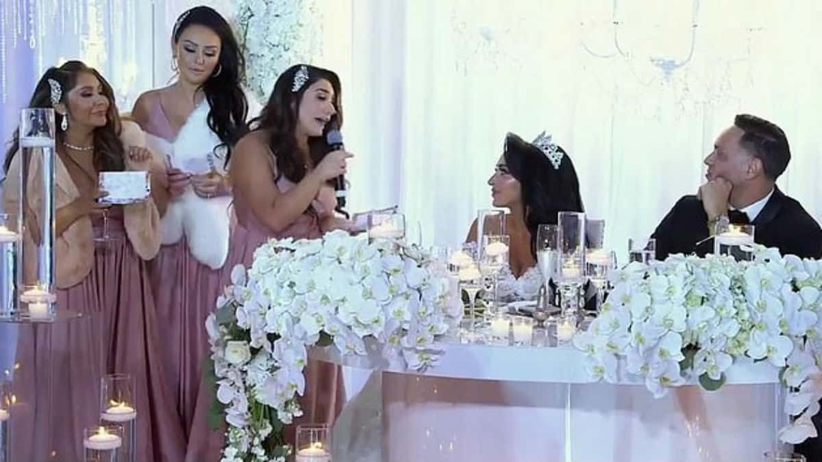 Snooki says Jersey Shore Family Vacation produces are behind Angelina wedding speech.