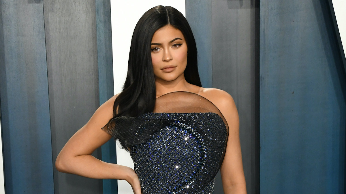 kylie jenner uses instagram stories to help surgeon general