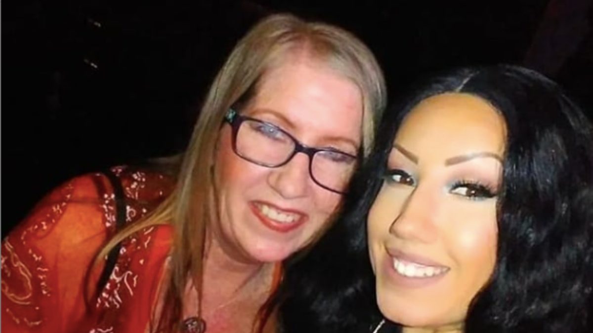 Christina and her mom Jenny pose together. Pic Credit: Instagram/@blend_it_boo