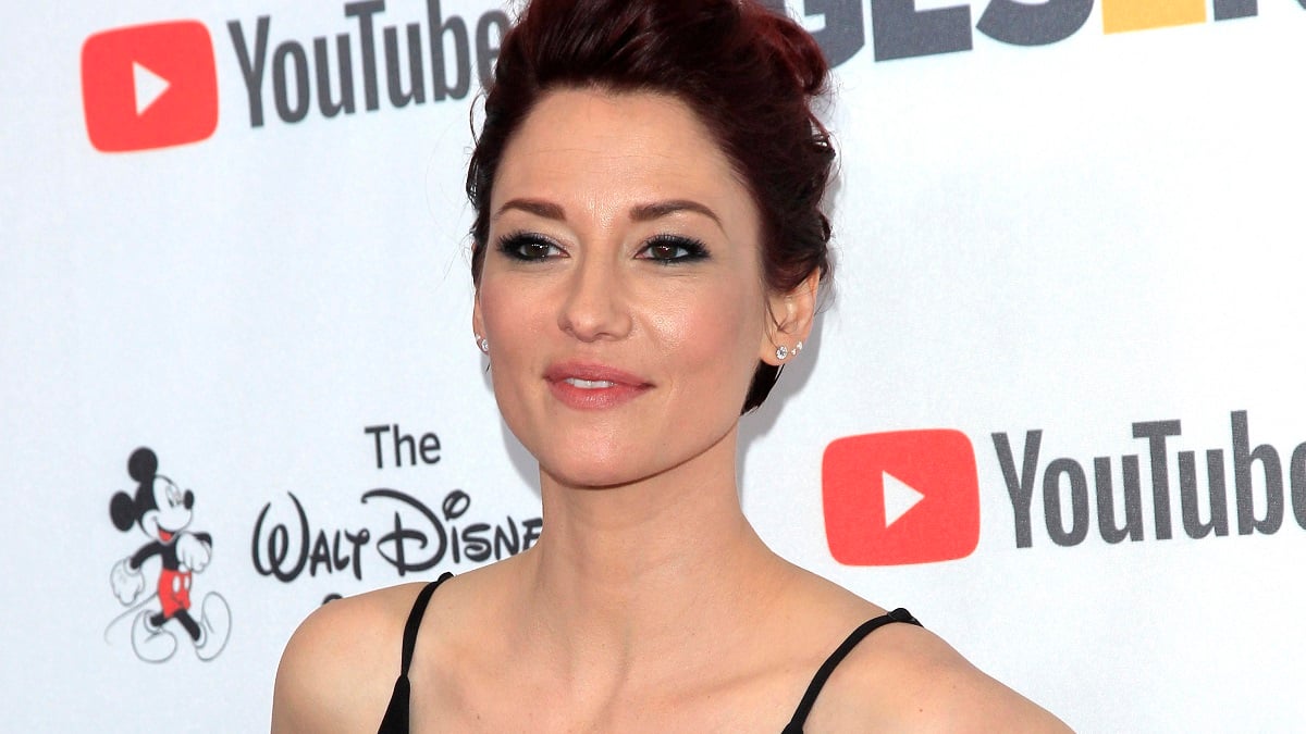Actress Chyler Leigh comes out