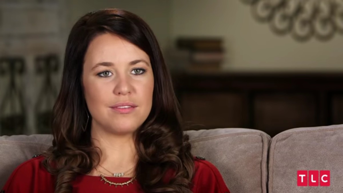 Jana Duggar sitting in a Counting On confessional.