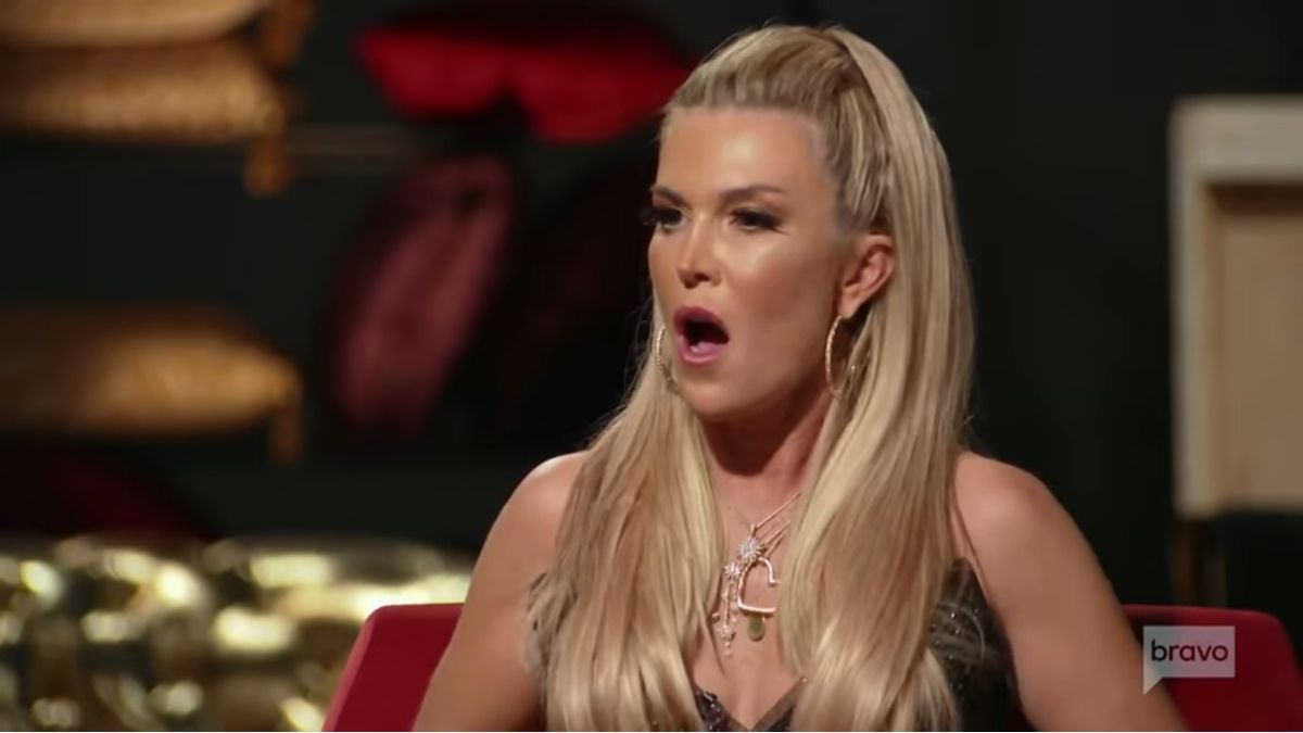Real Housewives of New York City star, Tinsley Mortimer, calls out Dorinda Mendley for insensitive 'turkey baster' comments.