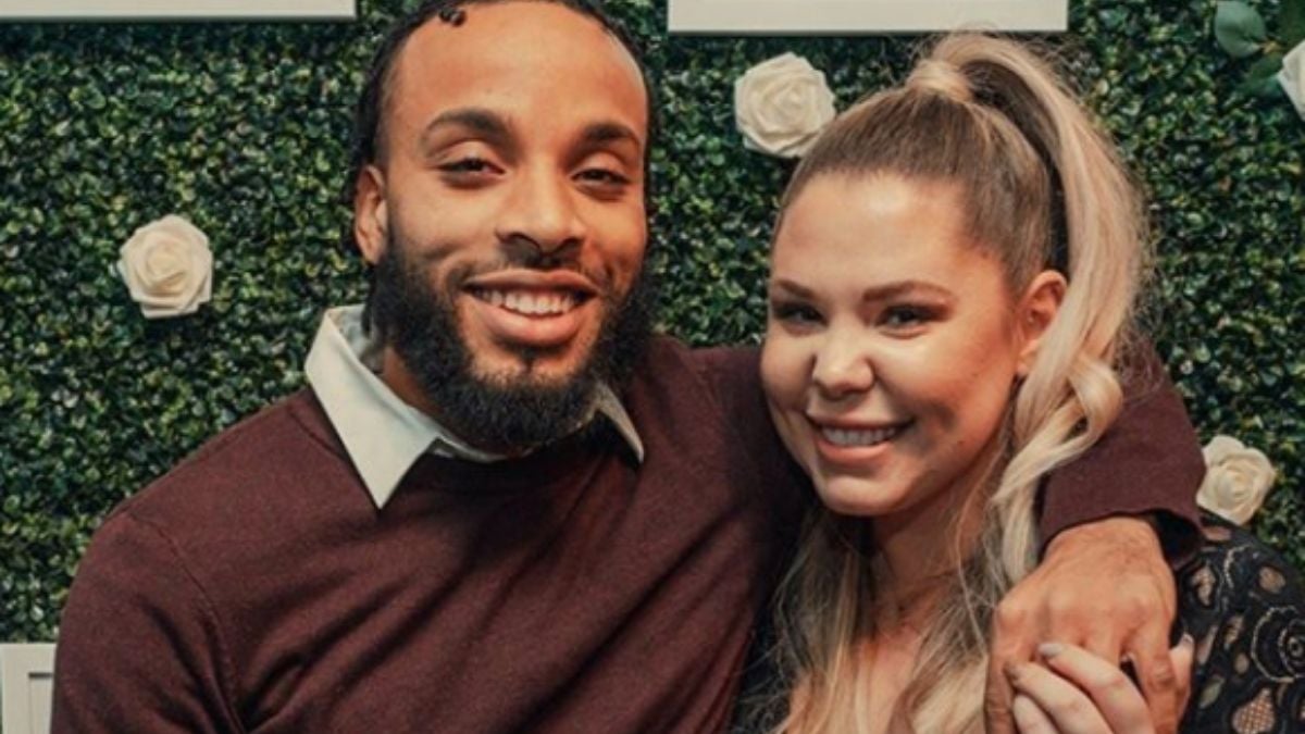 Kailyn Lowry poses with Chris Lopez who has his arm around her