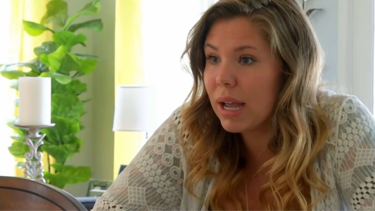 Kail Lowry talking to a friend during an episode of Teen Mom 2