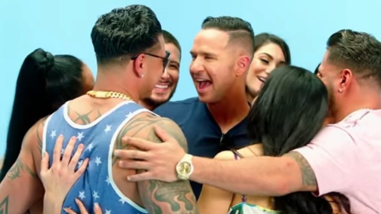 The cast of Jersey Shore Family Vacation in a group hug