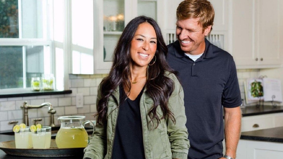 Chip and Joanna Gaines in Fix Upper