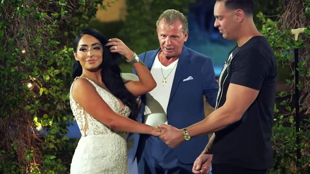Angelina Pivarnick renews her vows on Jersey Shore Family Vacation