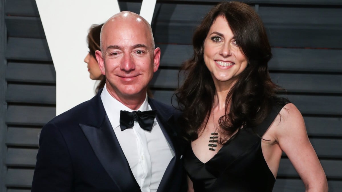 MacKenzie Scott and Jeff Bezos on the red carpet while still married