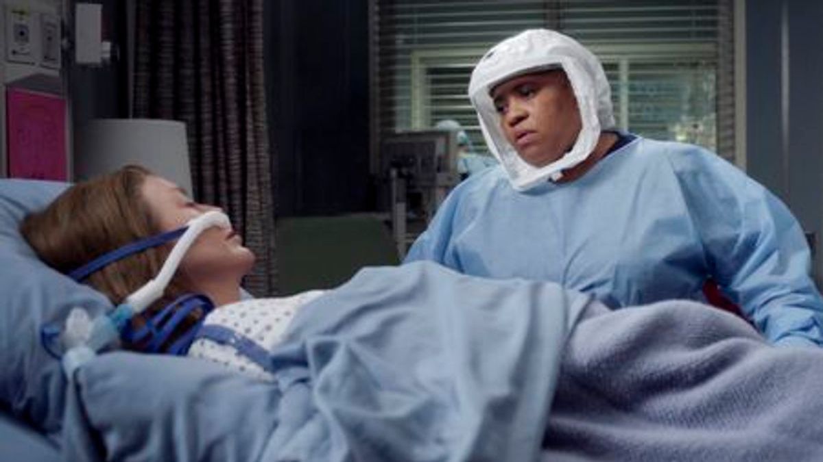 Miranda tends to Mer on Grey's Anatomy