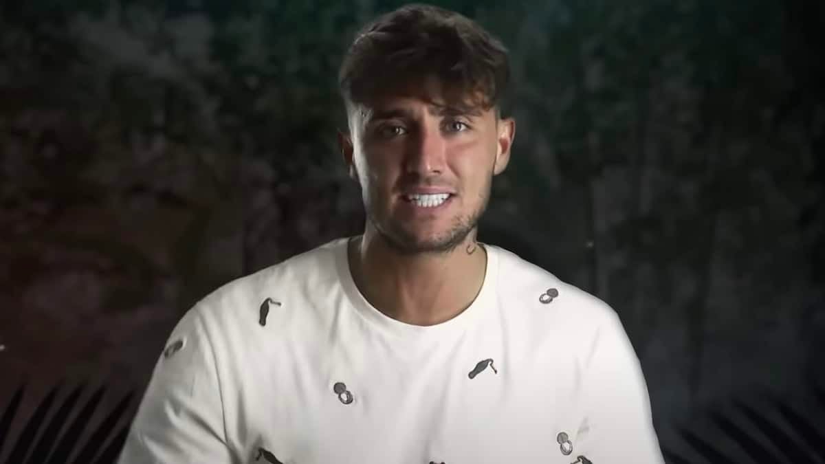the challenge stephen bear seen breaking quarantine rules with mystery girlfriend after recent arrest