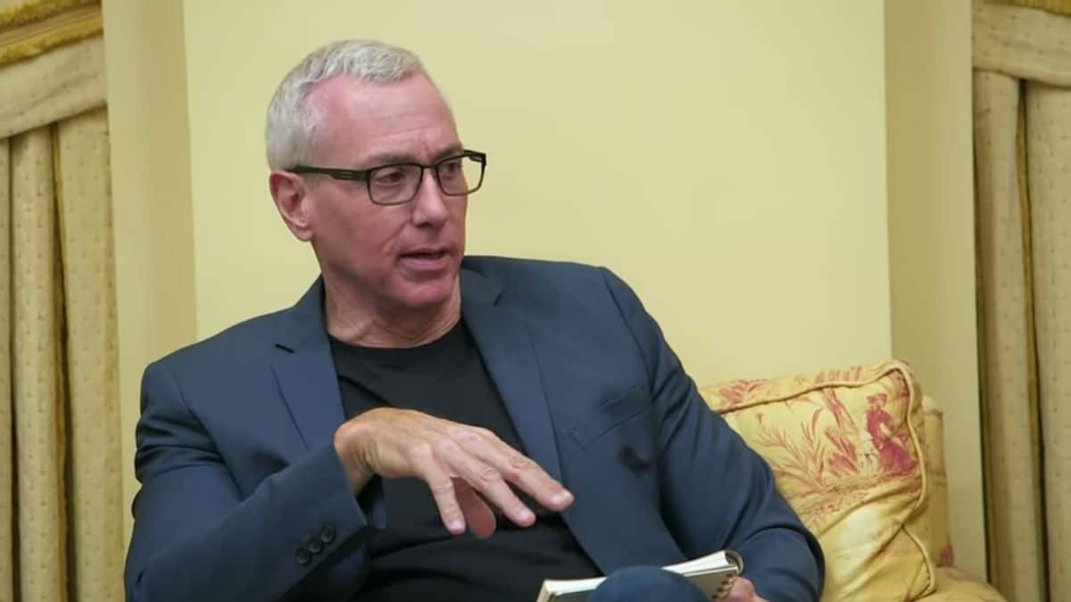 Dr. Drew Pinsky during an episode of Jersey Shore Family Vacation