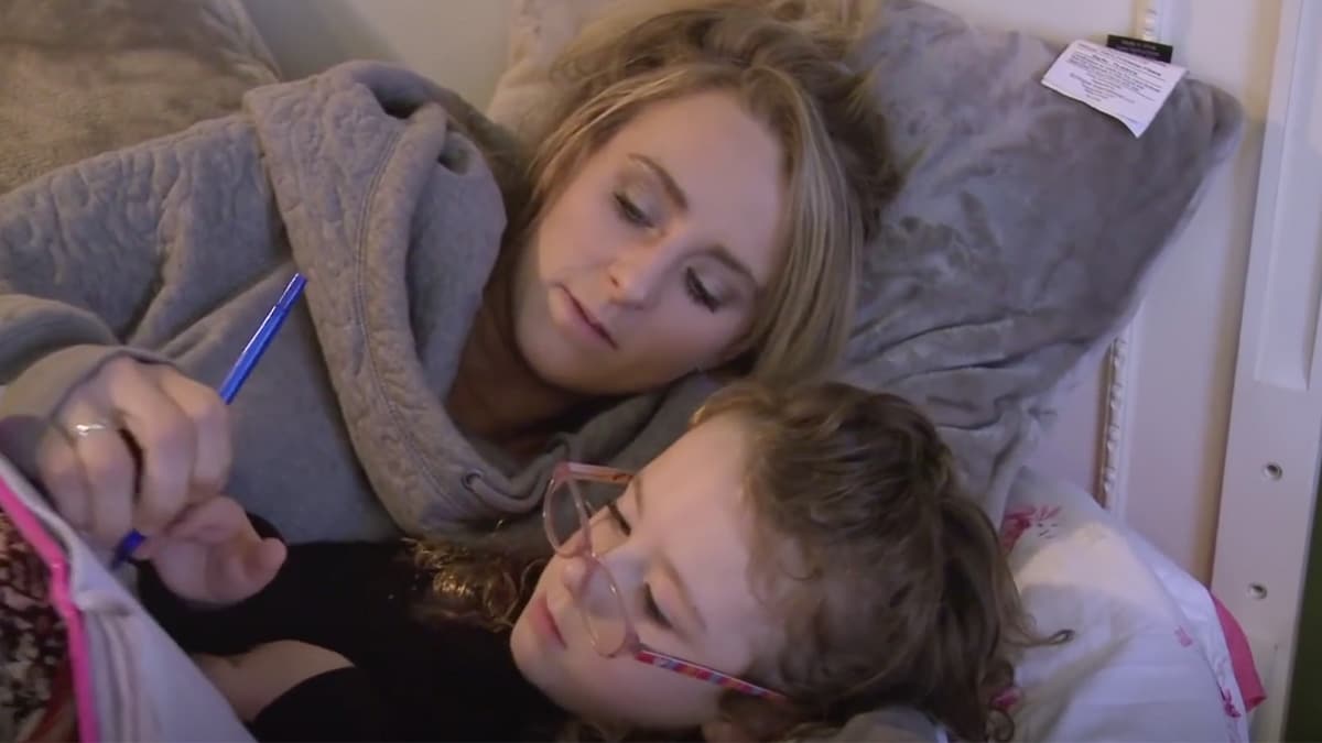 Leah Messer explaining muscular dystrophy to her daughter Ali.